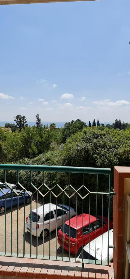 Apartmán דירת חדר יפה ונעימה באיזור פסטורלי ושקט Zichron Ja'akov Exteriér fotografie