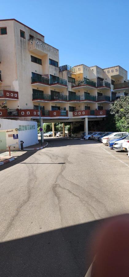 Apartmán דירת חדר יפה ונעימה באיזור פסטורלי ושקט Zichron Ja'akov Exteriér fotografie
